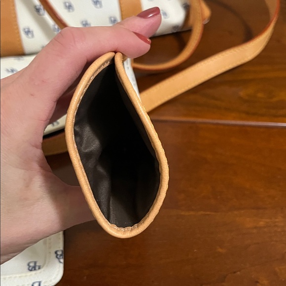 Dooney & Bourke White and Brown Logo satchel - Picture 10 of 15